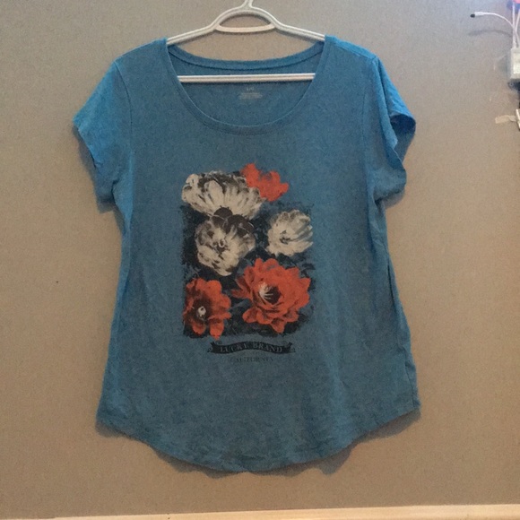 Blue flower Graphic tee size large U- neck - Picture 1 of 6